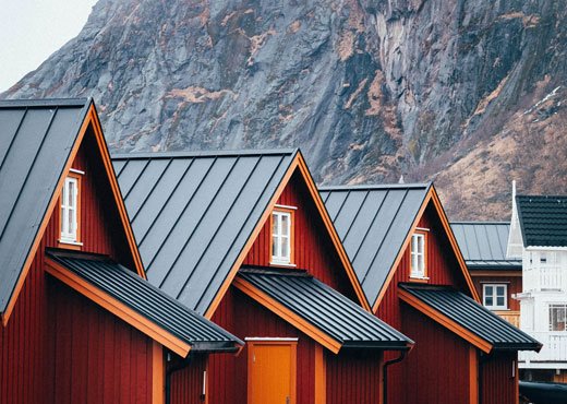Maison avec couverture neuve marron